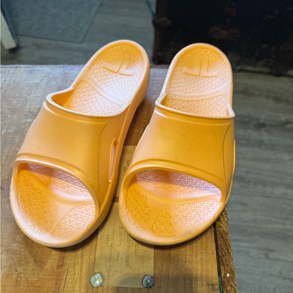 Telic size 8, Orange Pearl